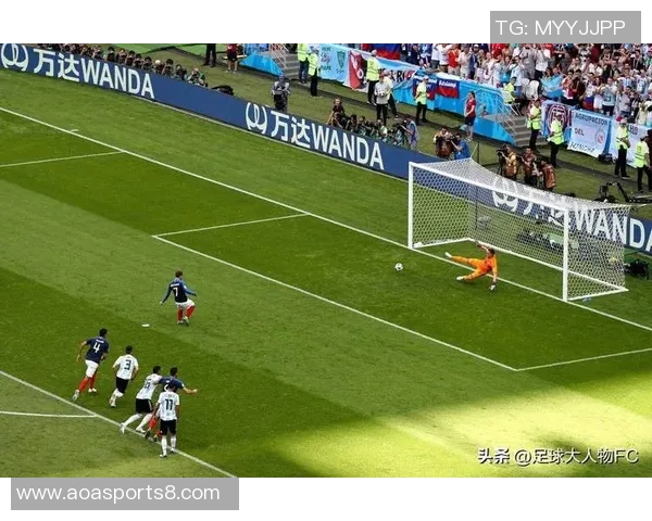 足球对比分析:技术战术风格与球队表现的深度探讨与比较